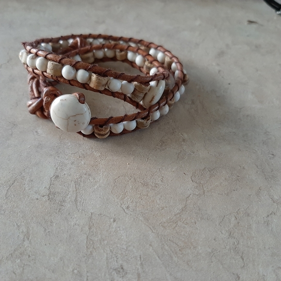 Buffalo turquoise and leather wrap bracelet - Picture 1 of 4